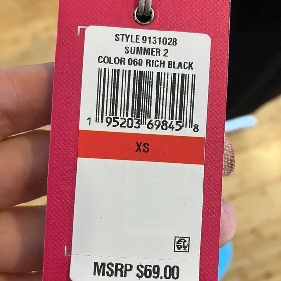 NWT Vince Camuto Halter top black with keyhole back - Picture 3 of 3